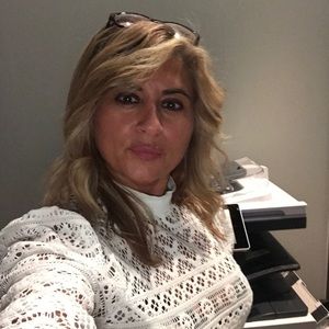 Meet your Posher, Carmela